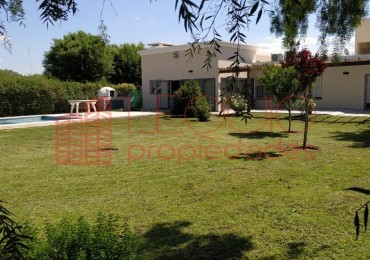 Propiedad de categoría en Villa Montenegro, Anisacate, Cba